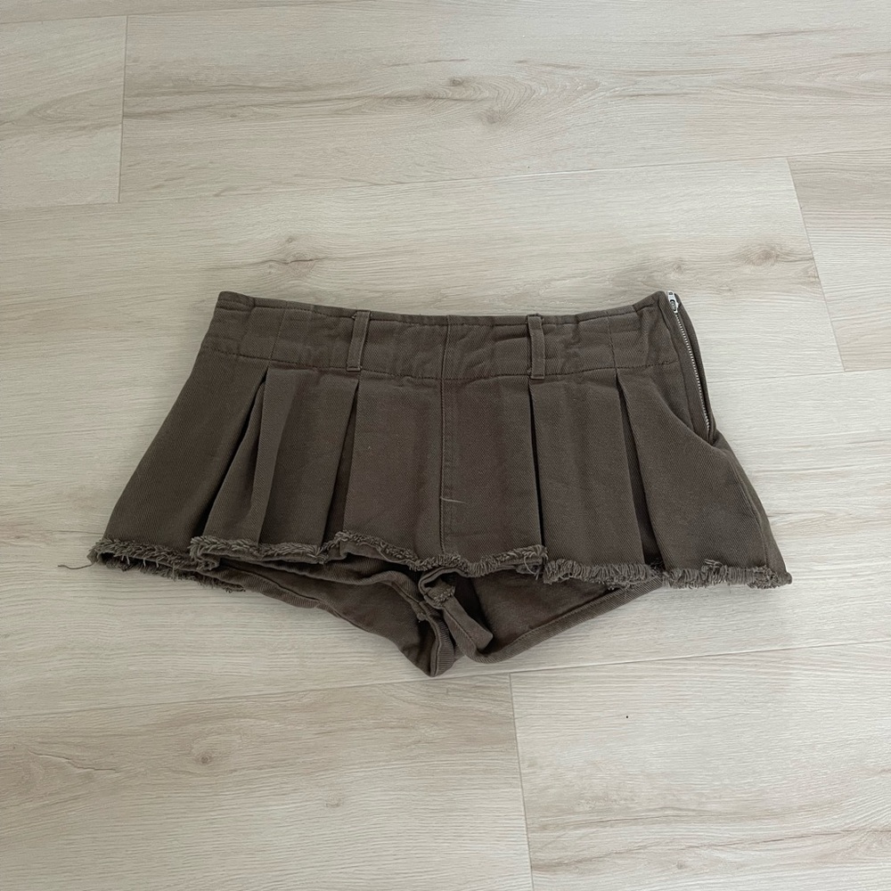 Edikted Brown Pleated Skorts